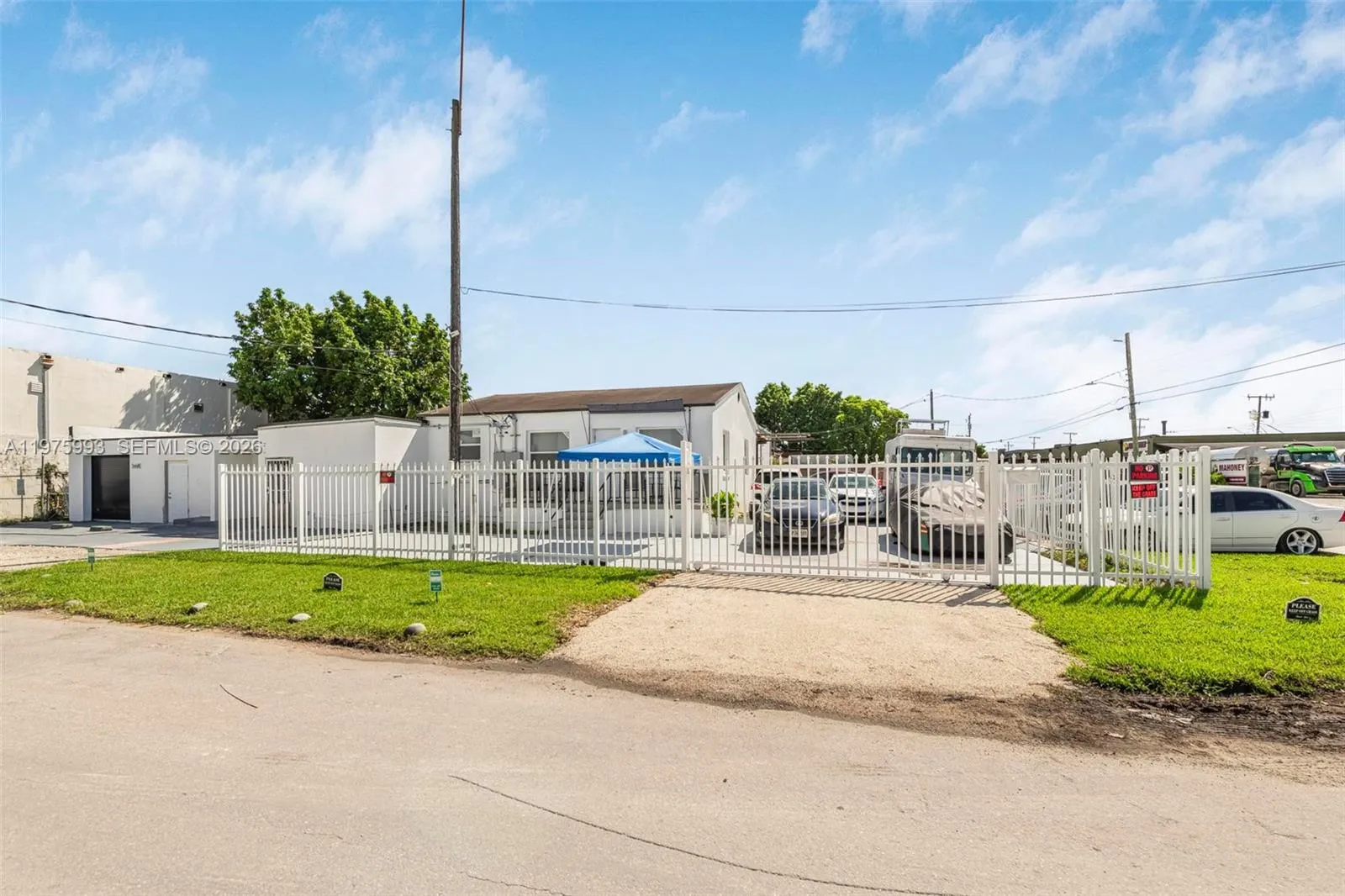 3705 NW 35th Ave, Miami FL 33142