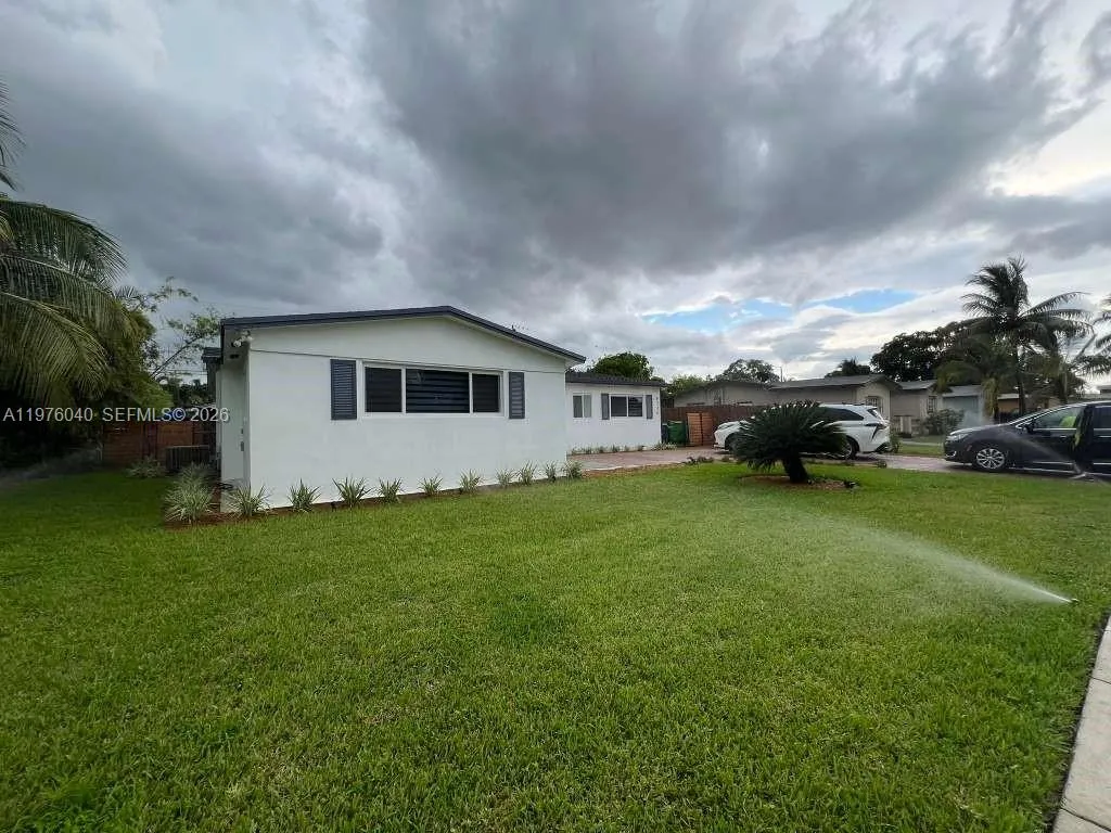 6220 NW 19th St, Sunrise FL 33313