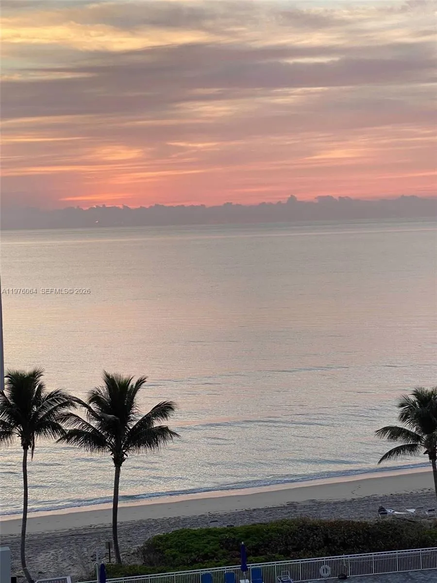 3140 S Ocean Dr # 1103, Hallandale Beach FL 33009
