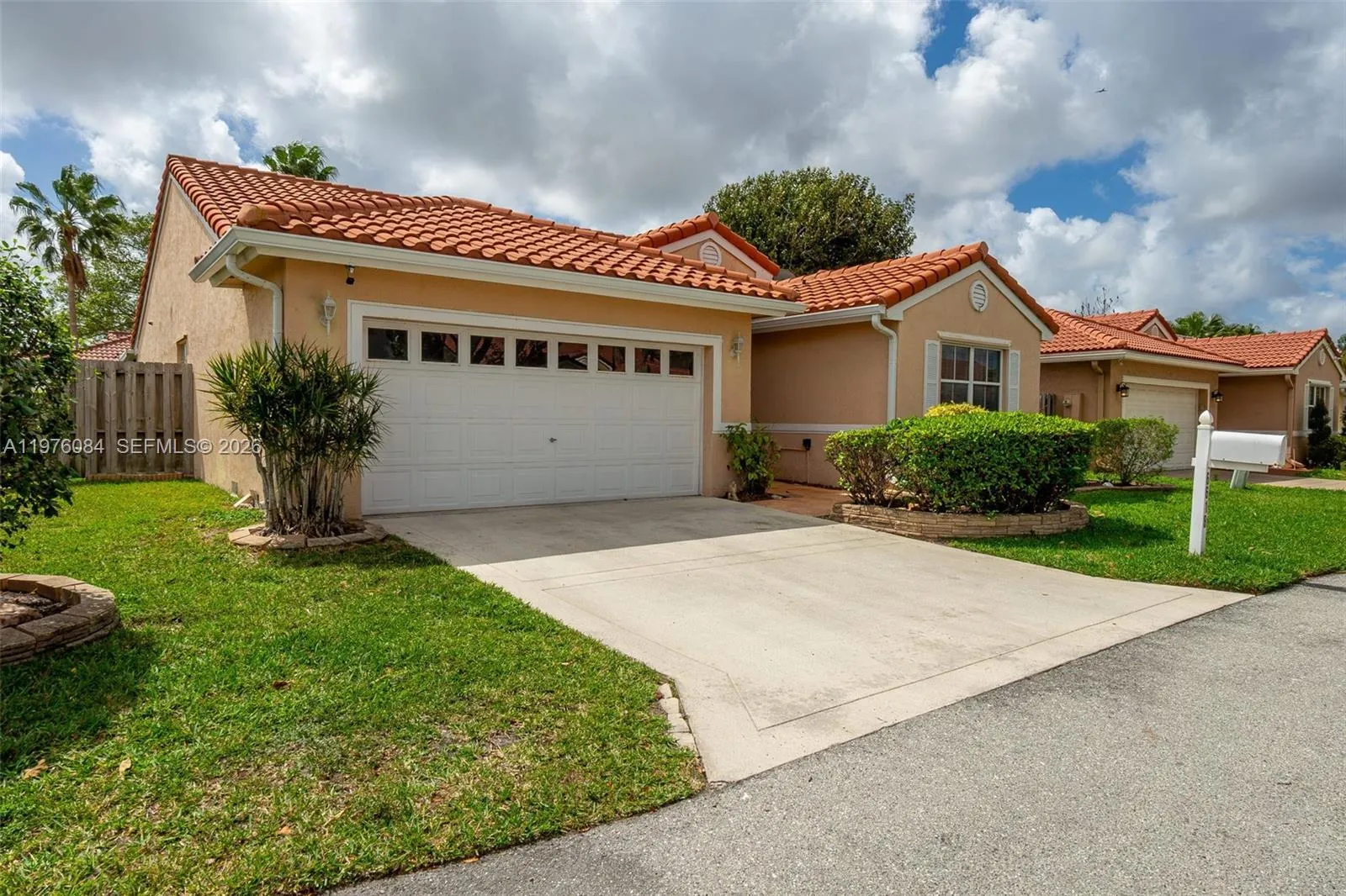 3 bedroom 2 bath for sale at 6618 Skipper Ter, Margate FL 33063