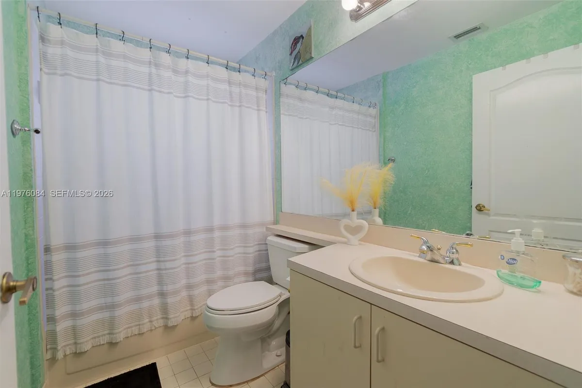 6618 Skipper Ter, Margate FL 33063