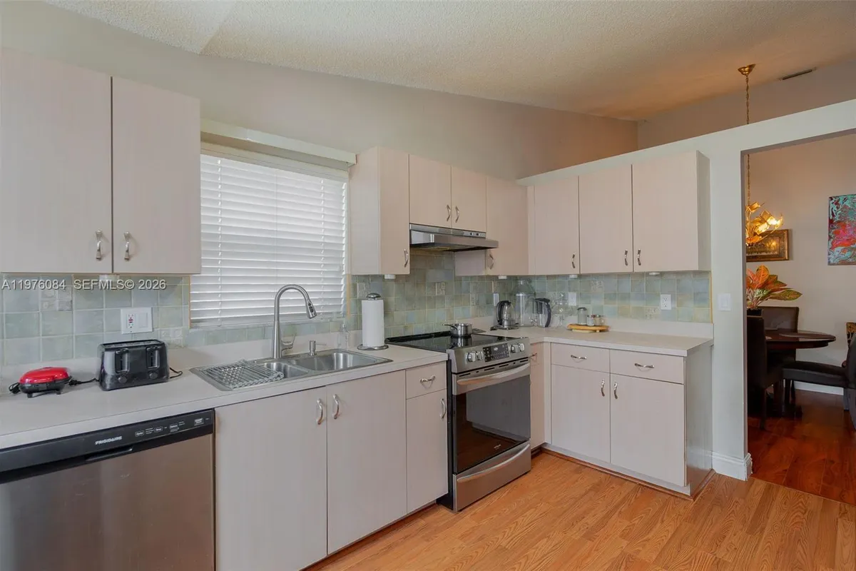 6618 Skipper Ter, Margate FL 33063