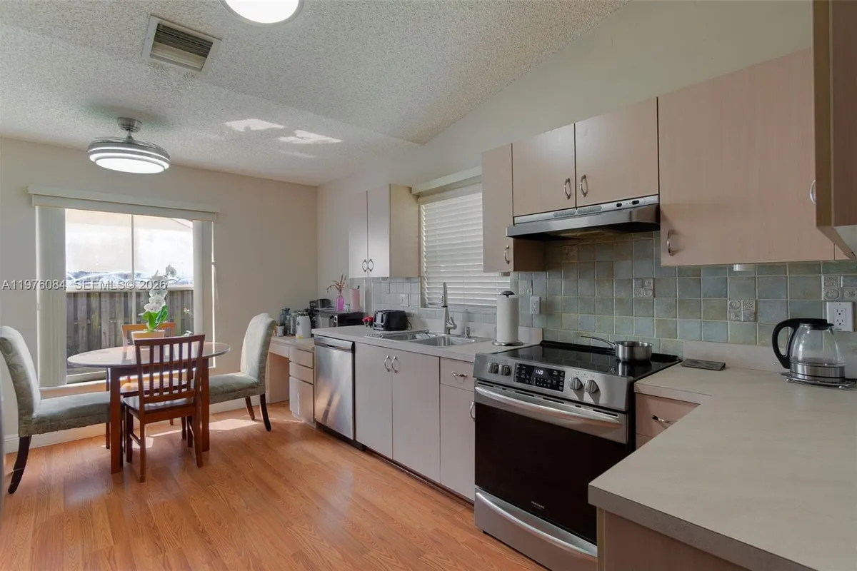 6618 Skipper Ter, Margate FL 33063