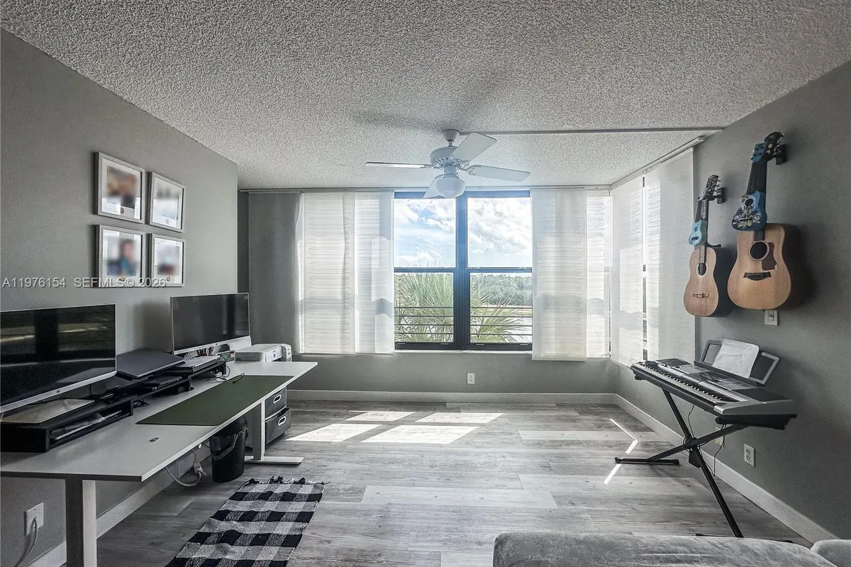 2766 S Carambola Cir S # 404, Coconut Creek FL 33066