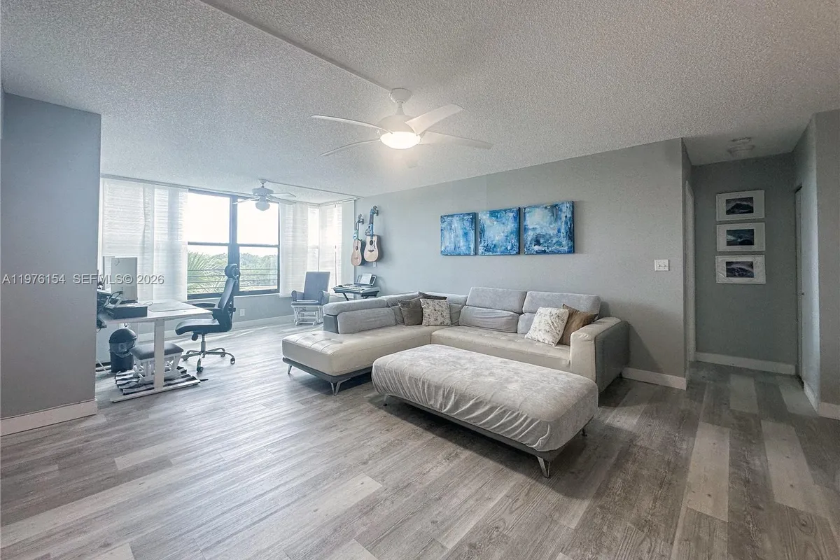 2766 S Carambola Cir S # 404, Coconut Creek FL 33066