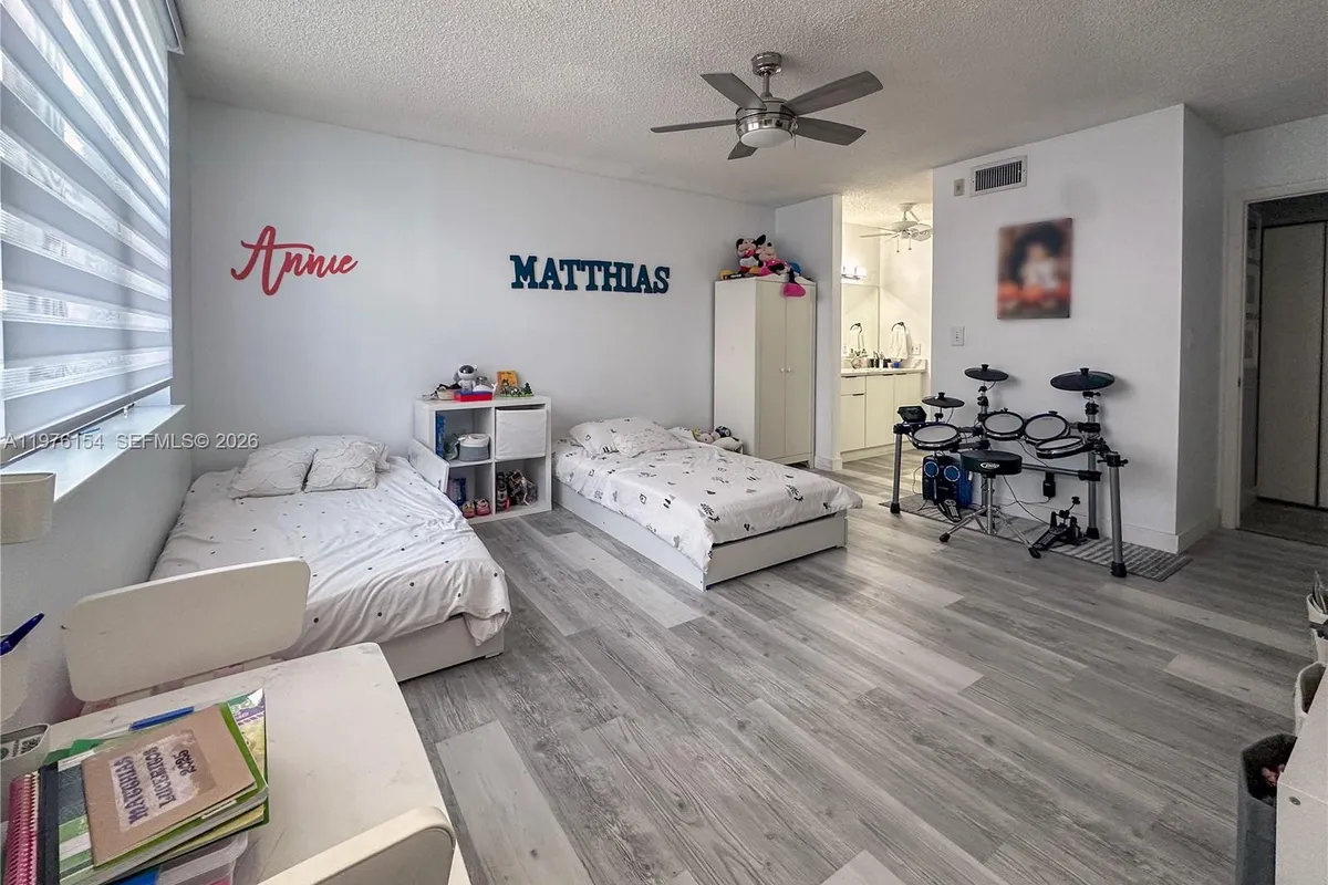 2766 S Carambola Cir S # 404, Coconut Creek FL 33066