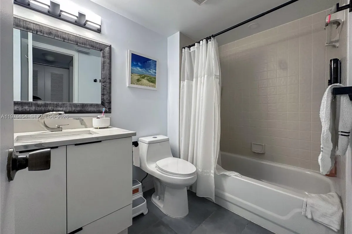 2766 S Carambola Cir S # 404, Coconut Creek FL 33066