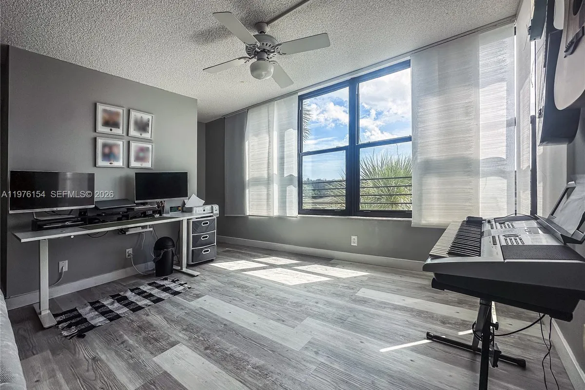 2766 S Carambola Cir S # 404, Coconut Creek FL 33066