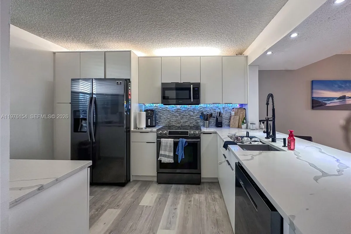 2766 S Carambola Cir S # 404, Coconut Creek FL 33066