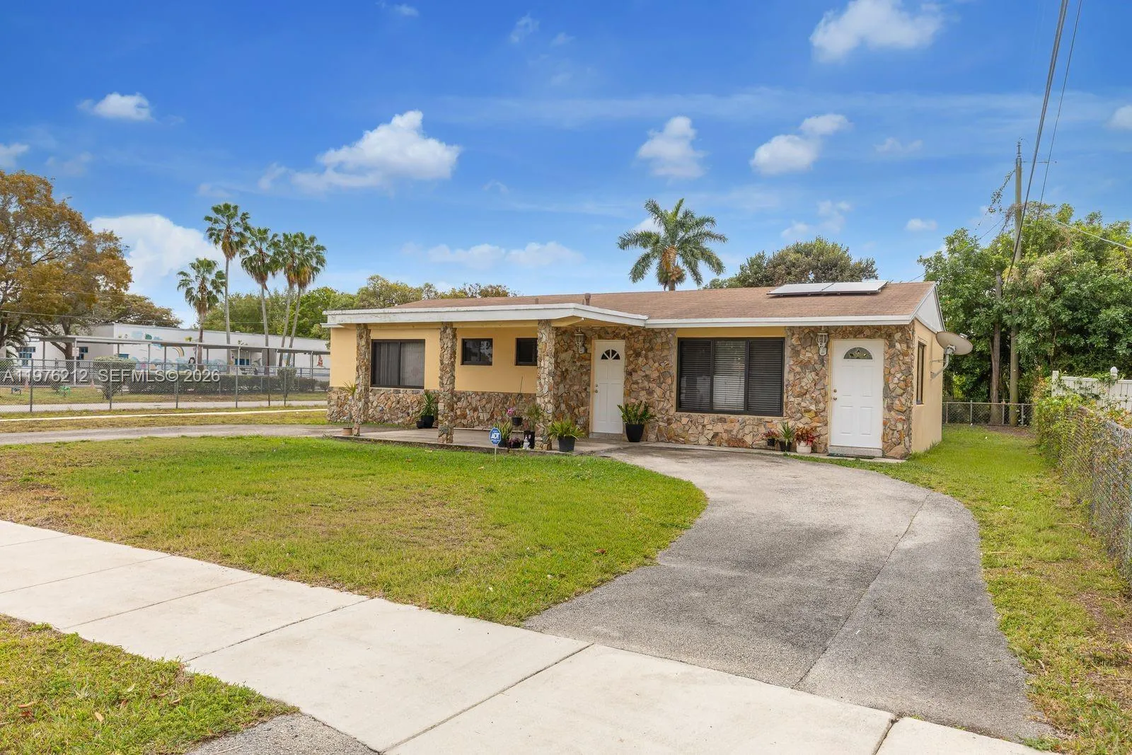 3 bedroom 2 bath for sale at 6200 SW 18th St, North Lauderdale FL 33068