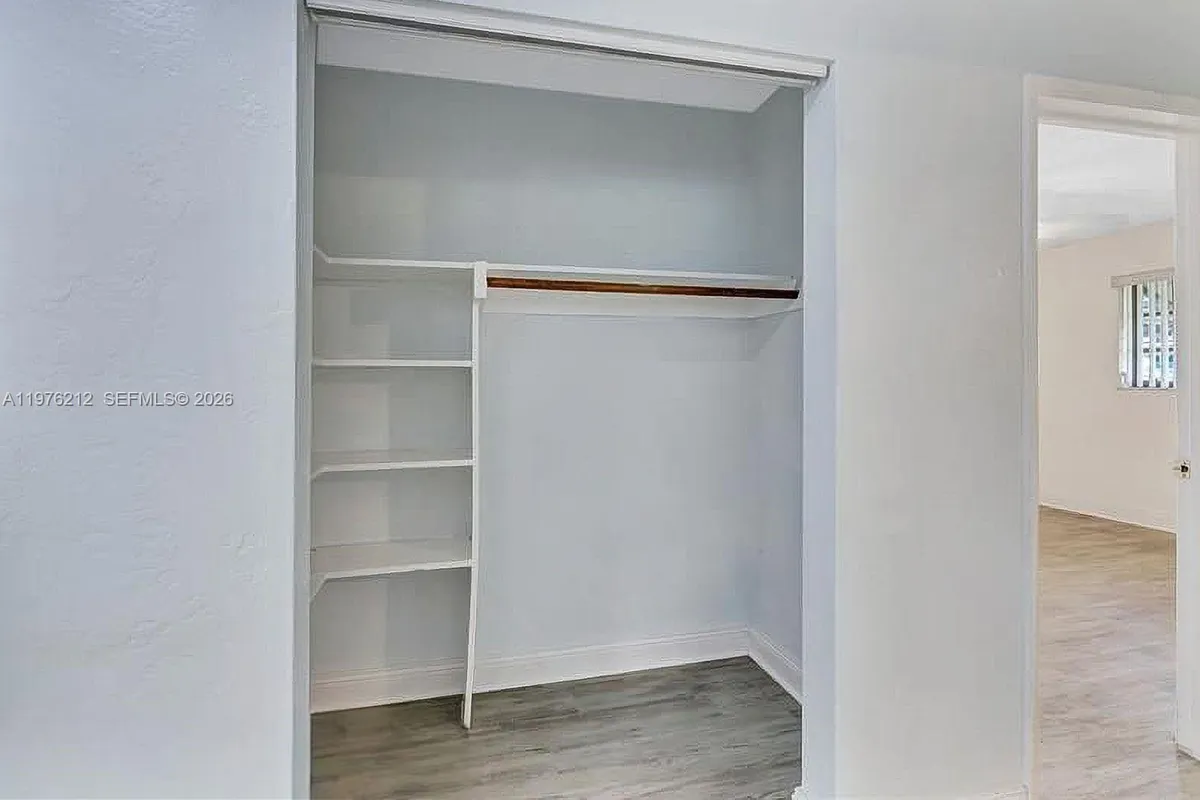 6200 SW 18th St, North Lauderdale FL 33068