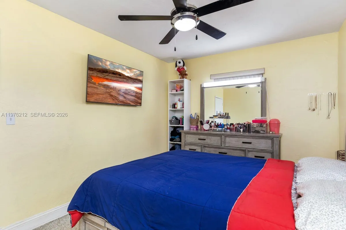 6200 SW 18th St, North Lauderdale FL 33068