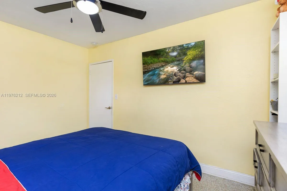 6200 SW 18th St, North Lauderdale FL 33068