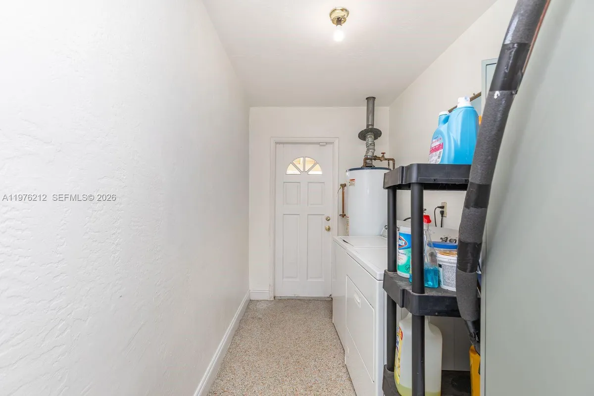 6200 SW 18th St, North Lauderdale FL 33068