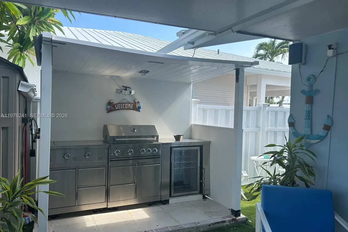 160 10th St, Marathon FL 33051