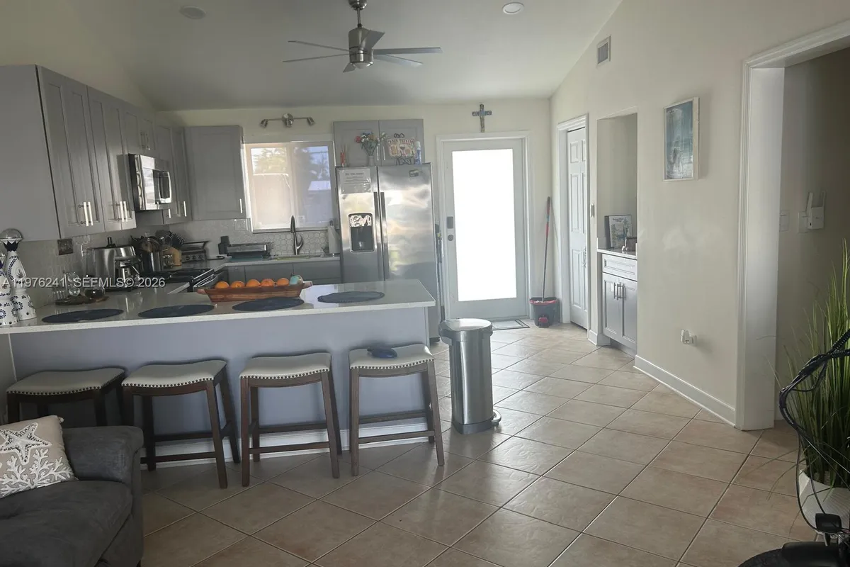 160 10th St, Marathon FL 33051