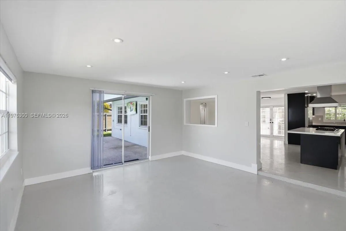 9825 SW 196 Street, Cutler Bay FL 33016