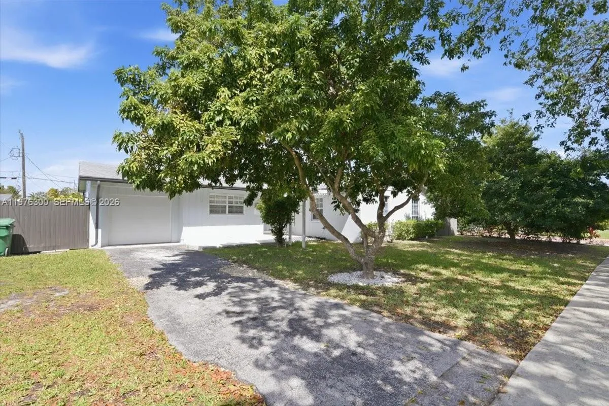 9825 SW 196 Street, Cutler Bay FL 33016