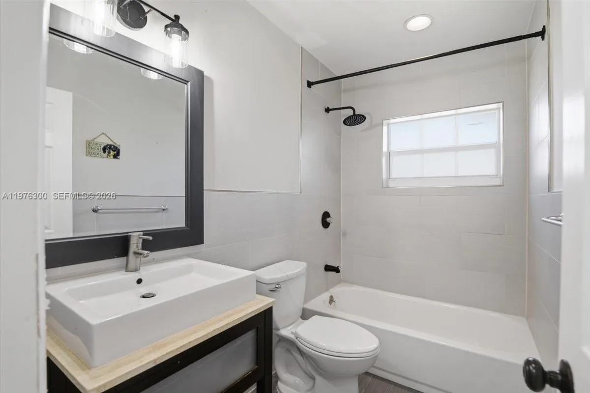 9825 SW 196 Street, Cutler Bay FL 33016