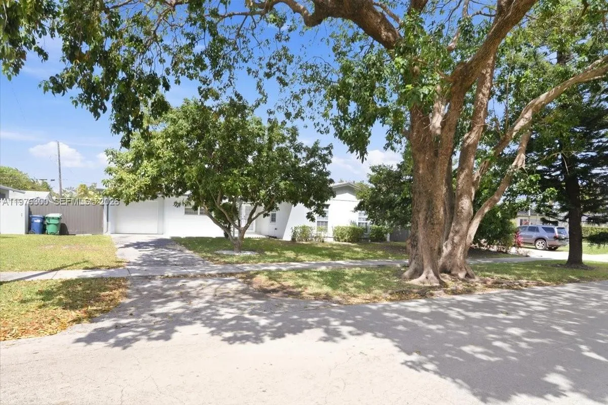 9825 SW 196 Street, Cutler Bay FL 33016