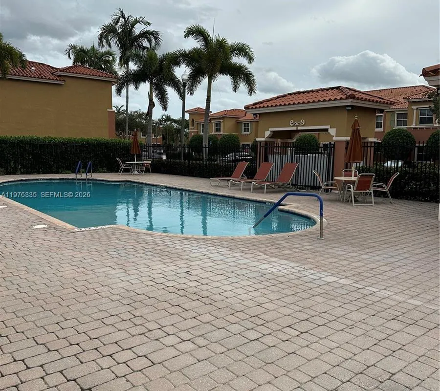745 SW 107th Ave, Pembroke Pines FL 33025