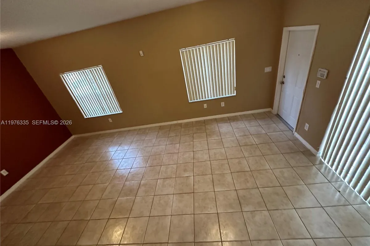 745 SW 107th Ave, Pembroke Pines FL 33025