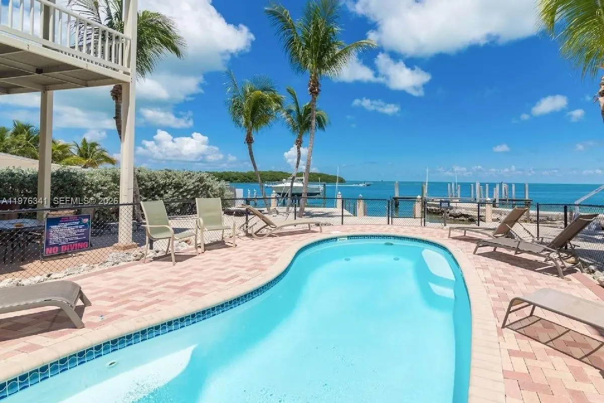 12400 Overseas Hwy, Marathon FL 33050