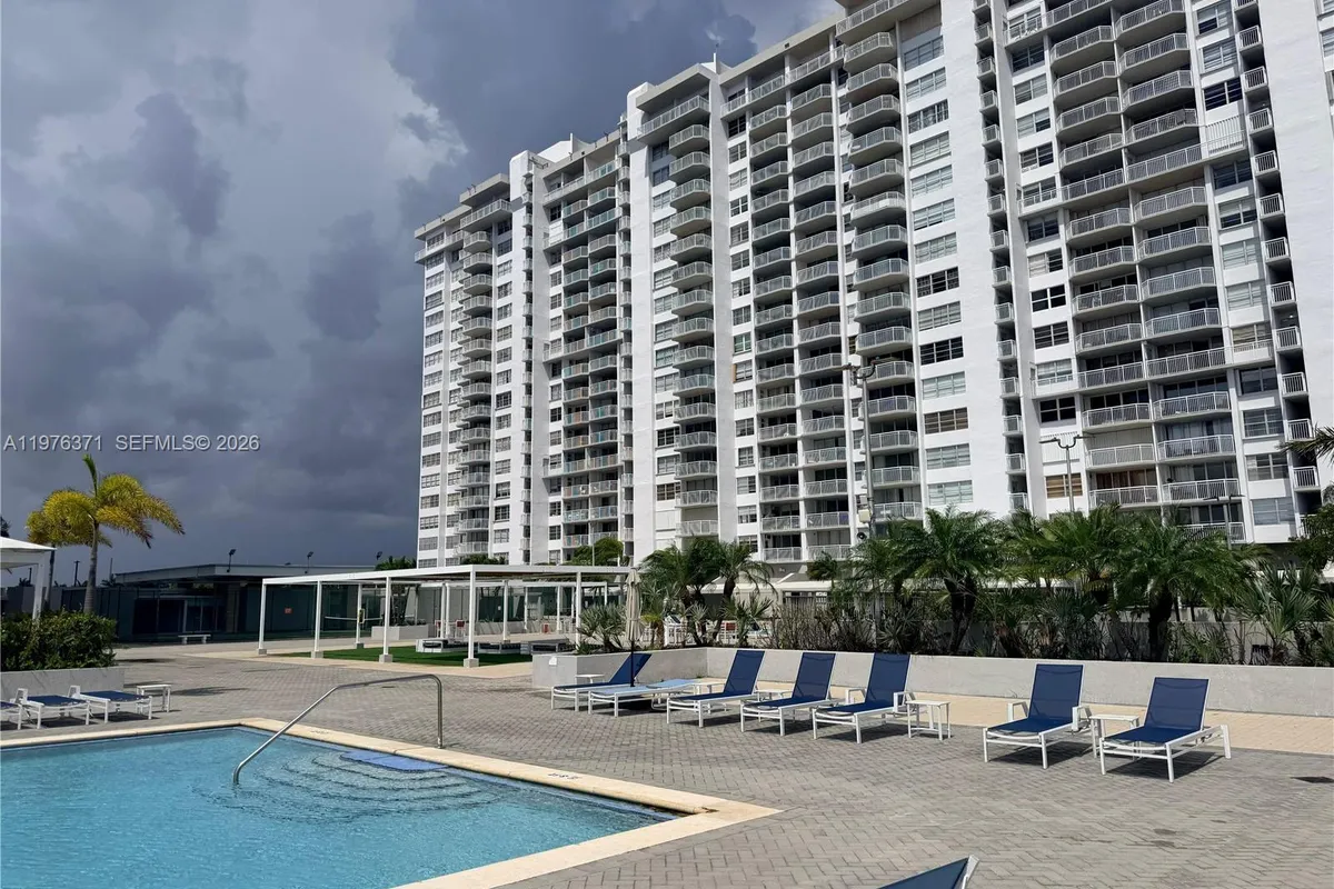 18031 Biscayne Blvd # 201, Aventura FL 33160