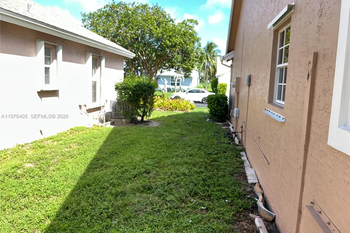 203 N Moccasin Trl N, Jupiter FL 33458