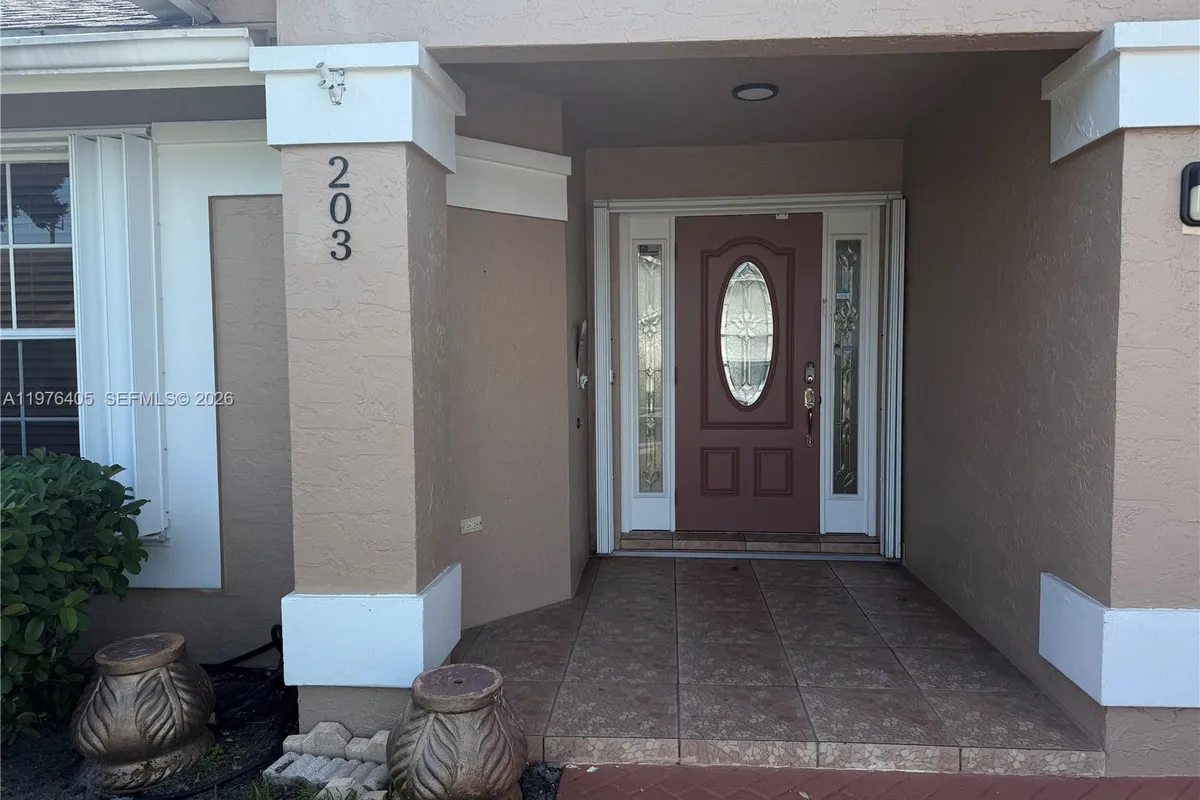 203 N Moccasin Trl N, Jupiter FL 33458