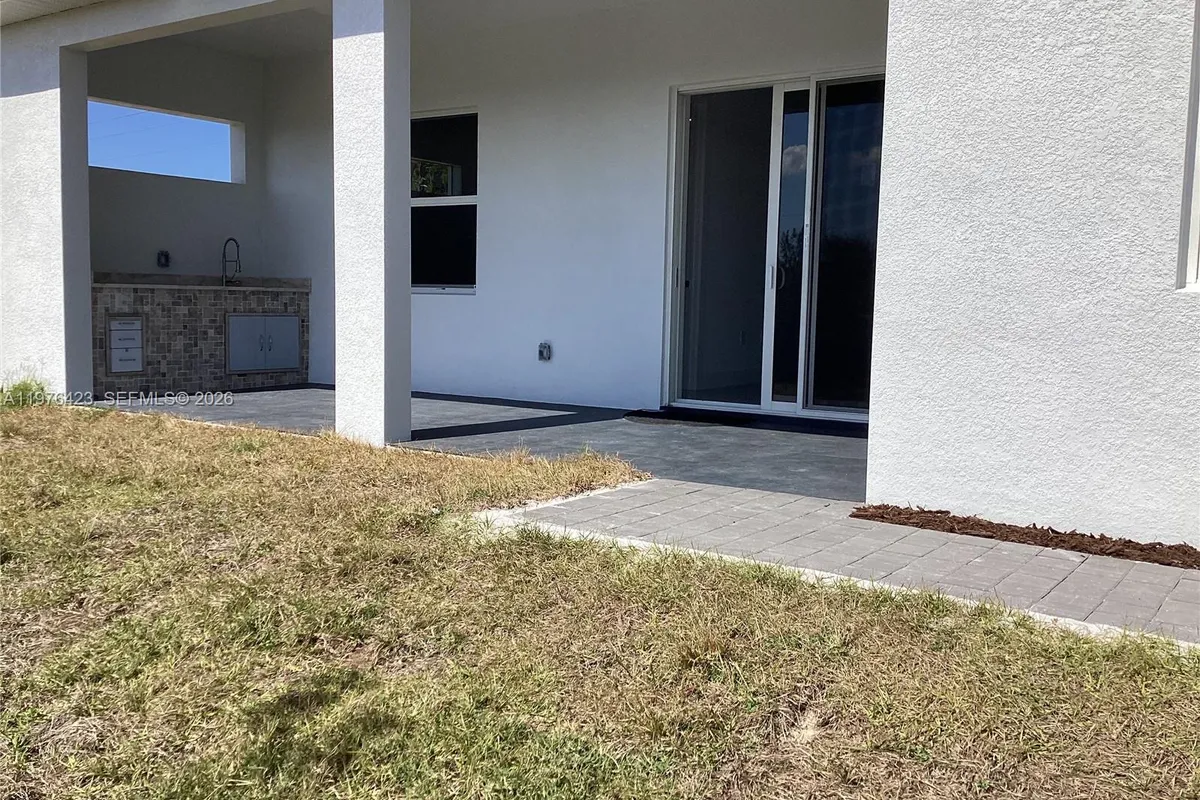 1120 NE 32nd LN, Cape Coral FL 33990