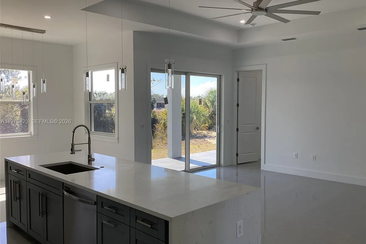 1120 NE 32nd LN, Cape Coral FL 33990