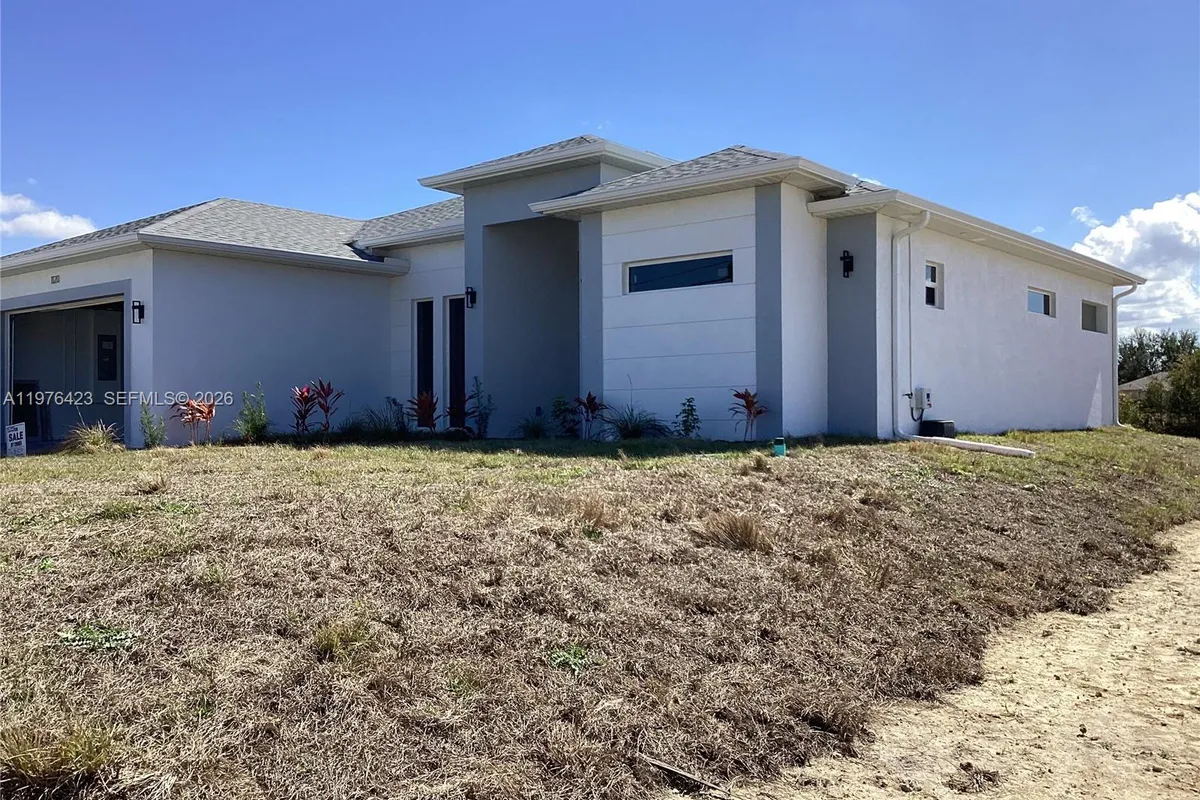 1120 NE 32nd LN, Cape Coral FL 33990