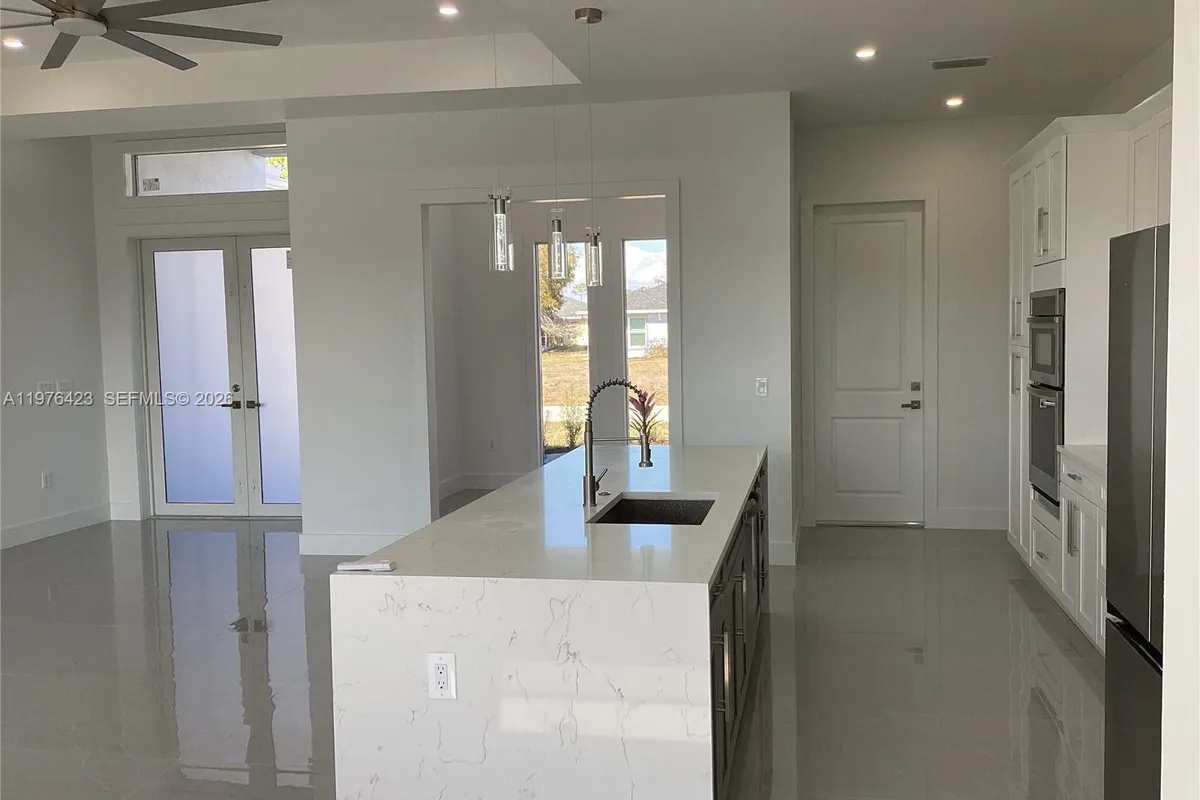 1120 NE 32nd LN, Cape Coral FL 33990