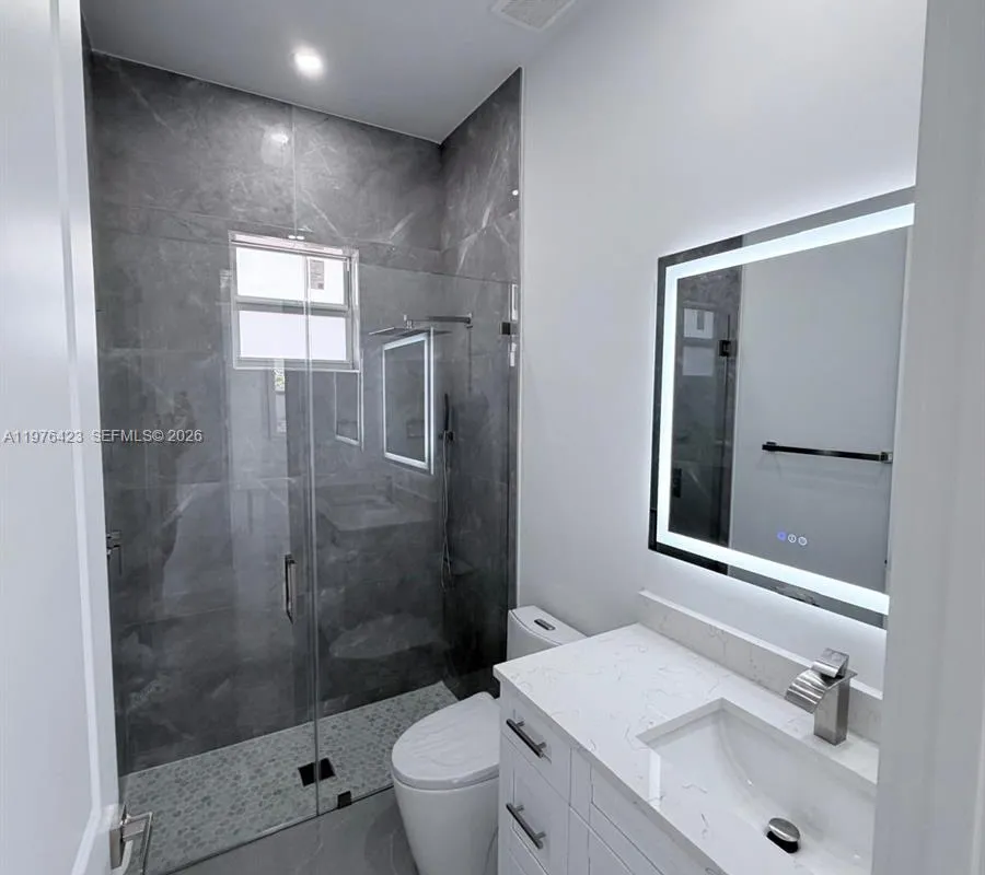 1120 NE 32nd LN, Cape Coral FL 33990