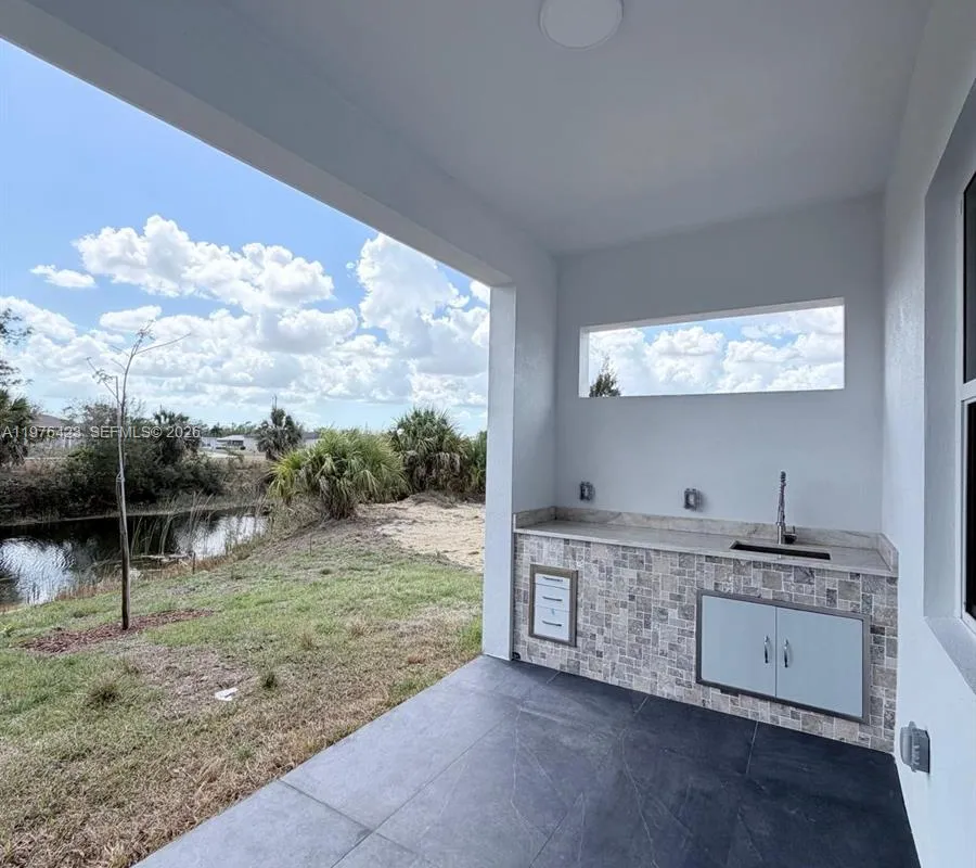 1120 NE 32nd LN, Cape Coral FL 33990