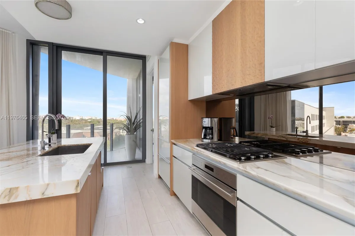 2831 S Bayshore Dr # 808, Miami FL 33133