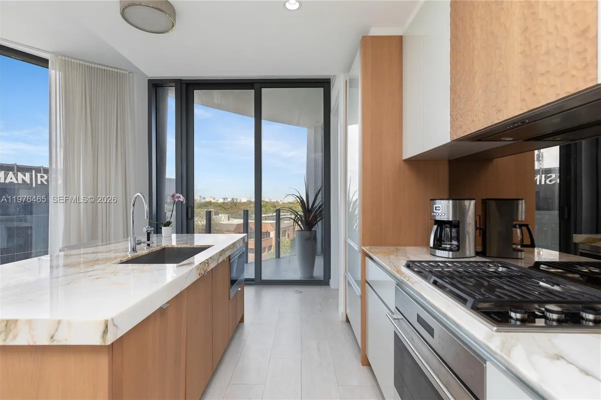 2831 S Bayshore Dr # 808, Miami FL 33133