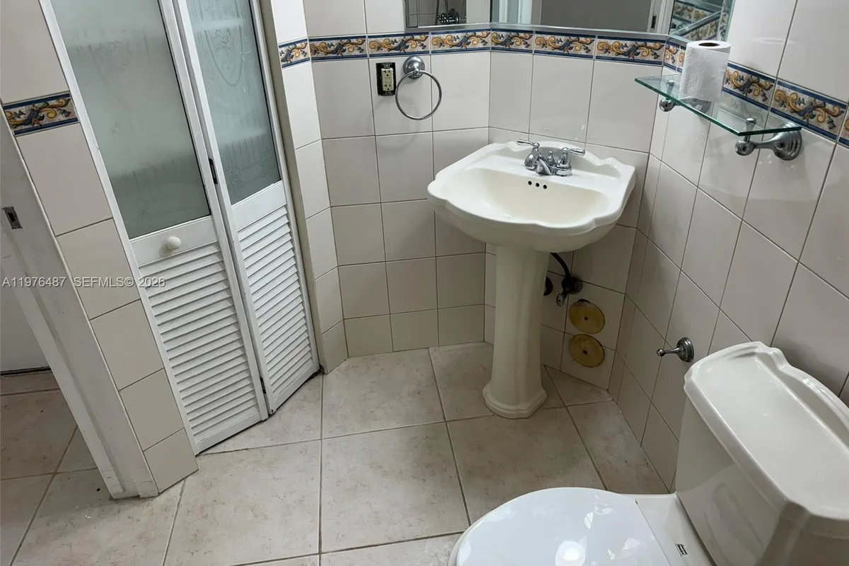 10210 Collins Ave # 107, Bal Harbour FL 33154