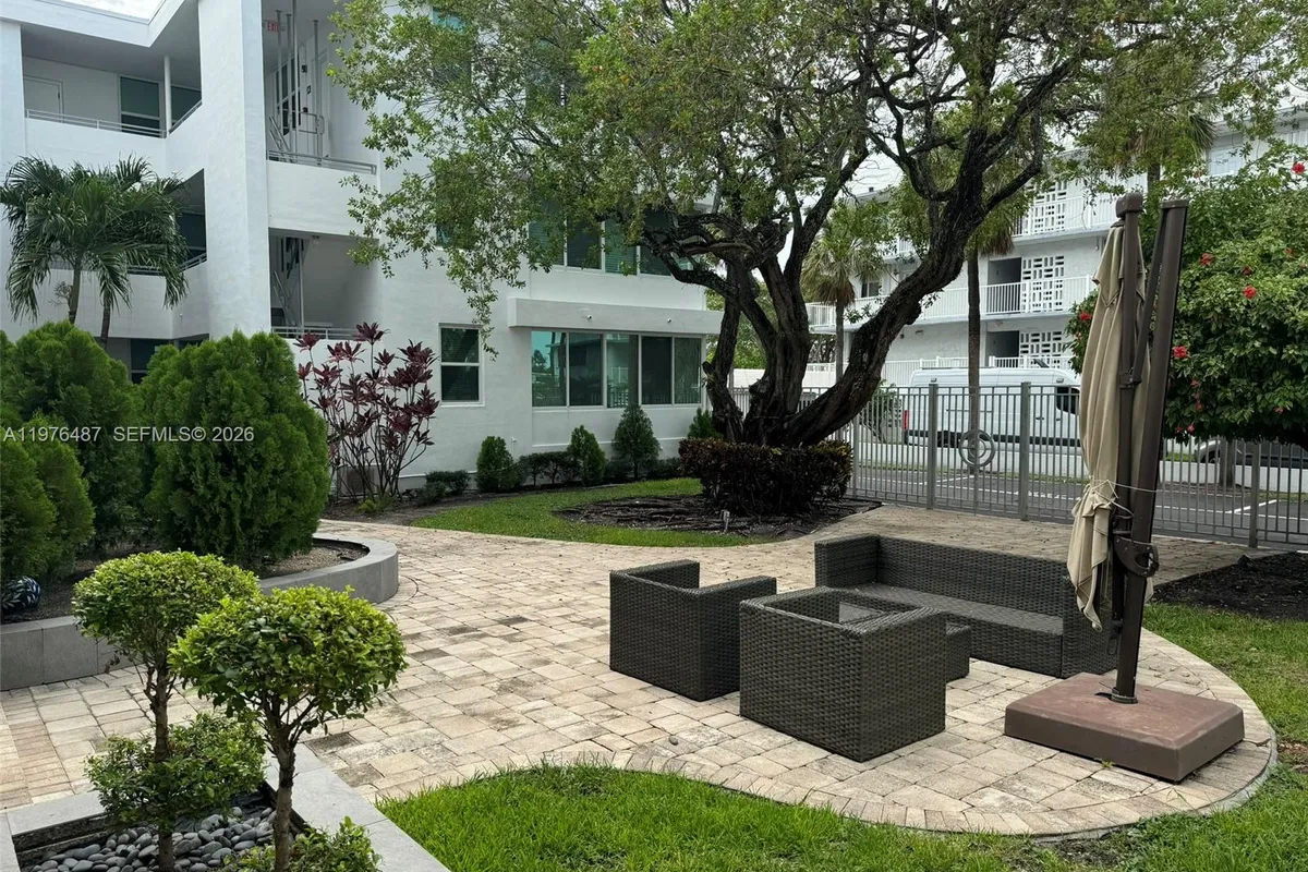 10210 Collins Ave # 107, Bal Harbour FL 33154