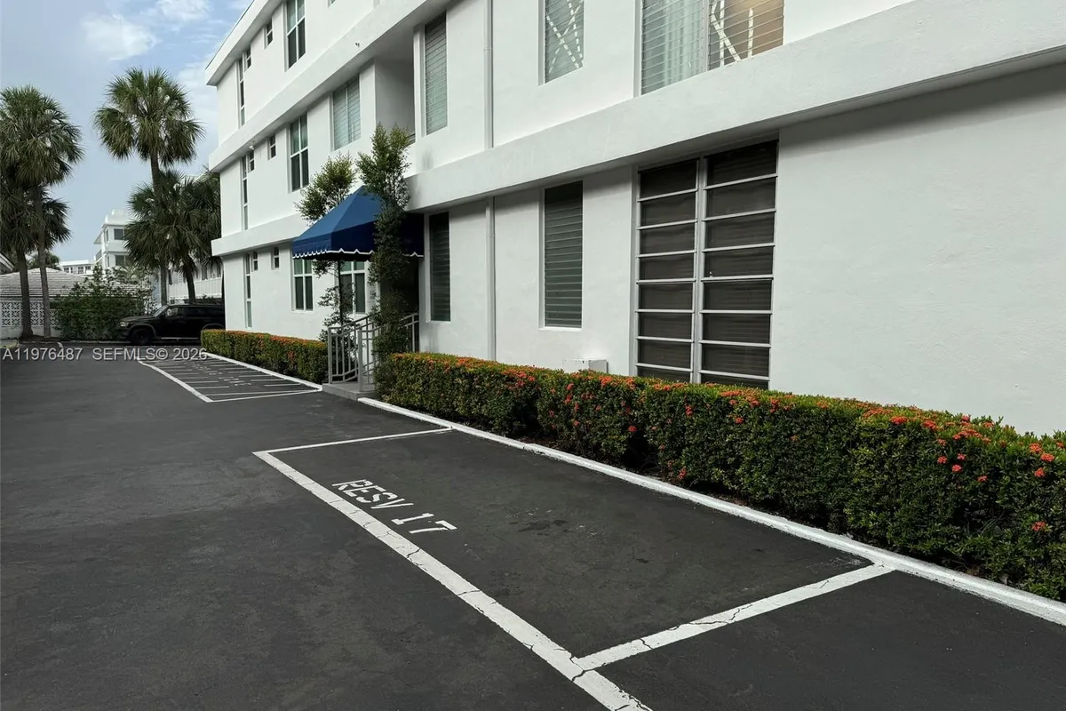 10210 Collins Ave # 107, Bal Harbour FL 33154