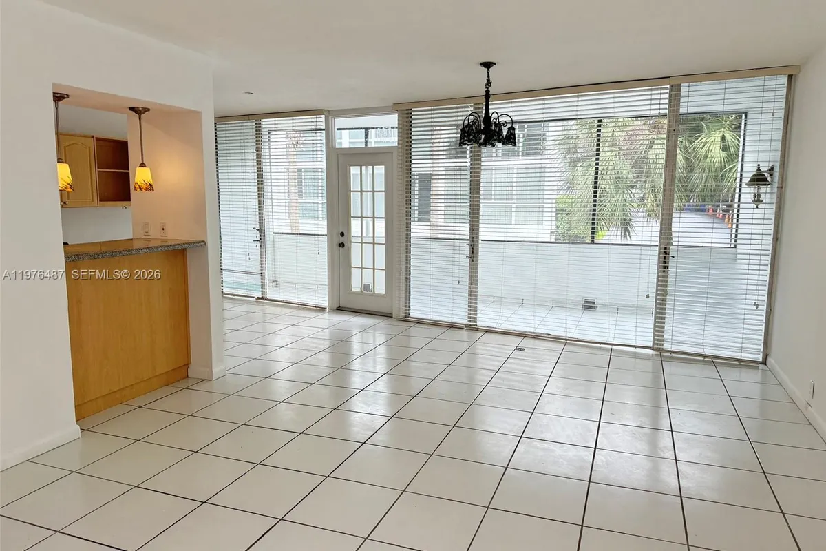 10210 Collins Ave # 107, Bal Harbour FL 33154