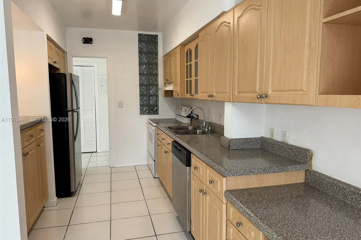 10210 Collins Ave # 107, Bal Harbour FL 33154