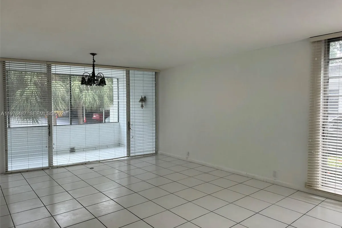 10210 Collins Ave # 107, Bal Harbour FL 33154