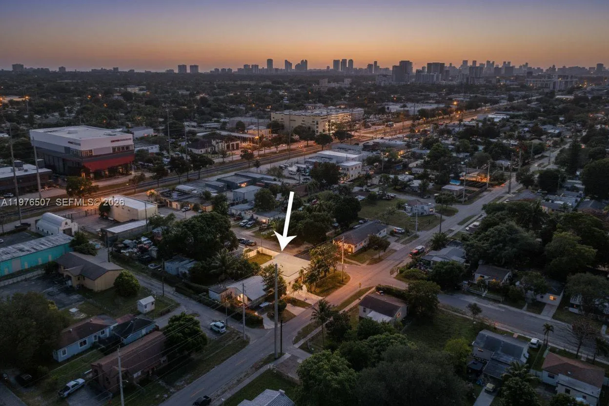 2001 N 22nd Avenue, Hollywood FL 33020