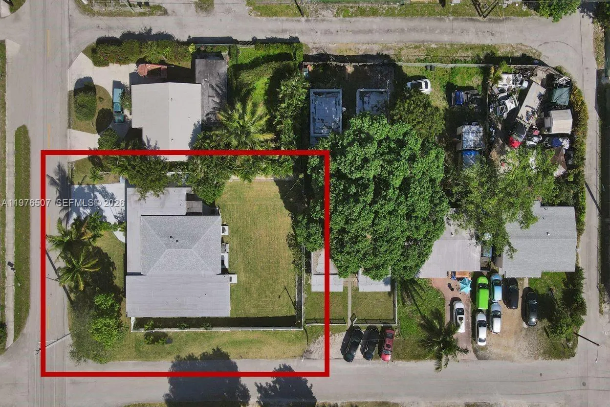 2001 N 22nd Avenue, Hollywood FL 33020