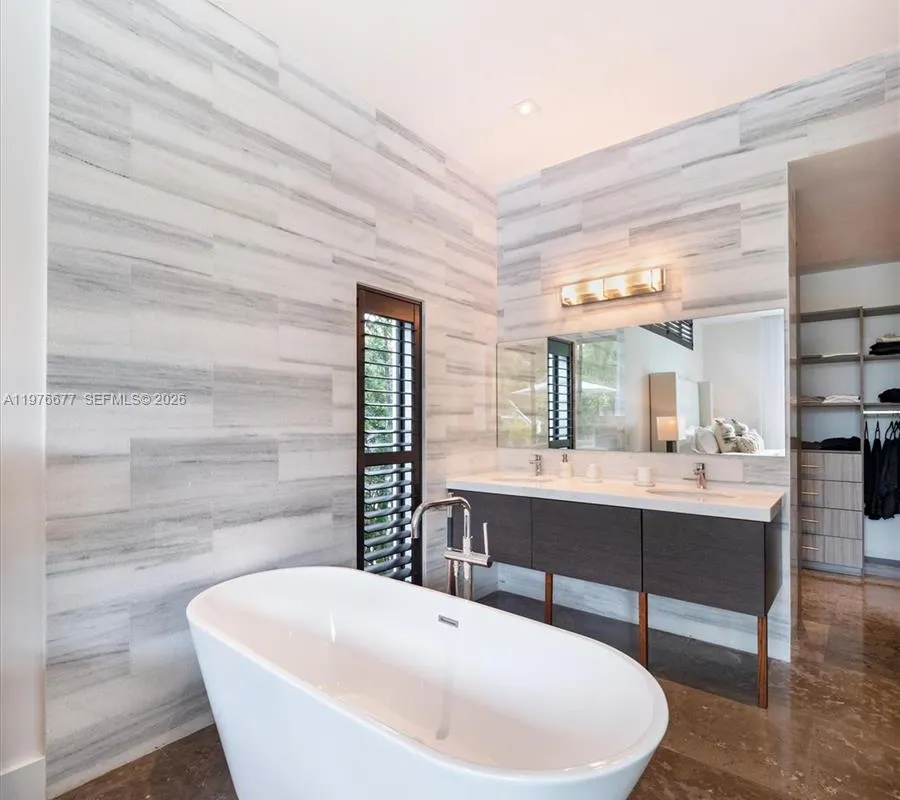 1540 Cleveland Rd, Miami Beach FL 33141