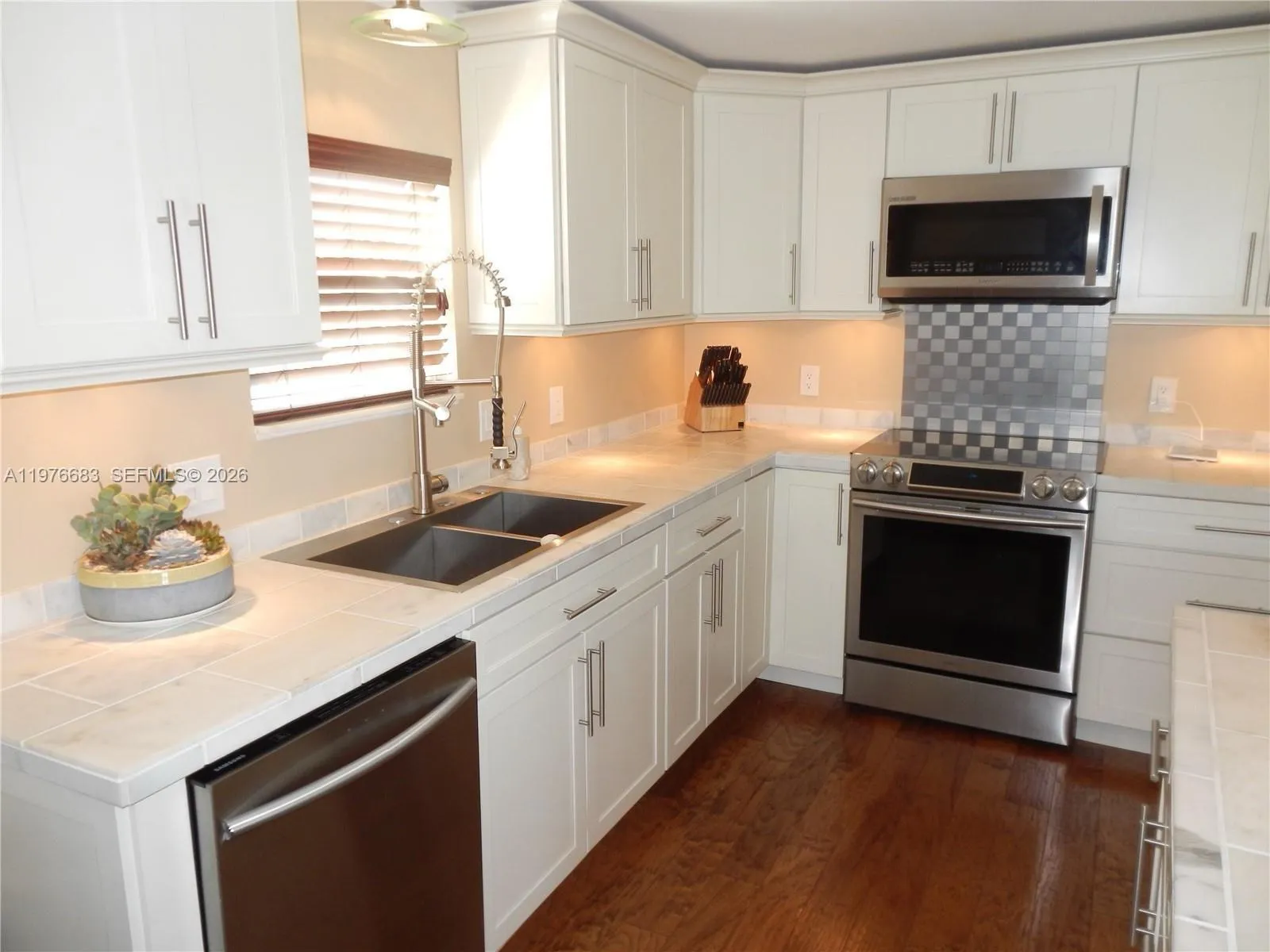 2461 SW 50th St # 0, Dania Beach FL 33312