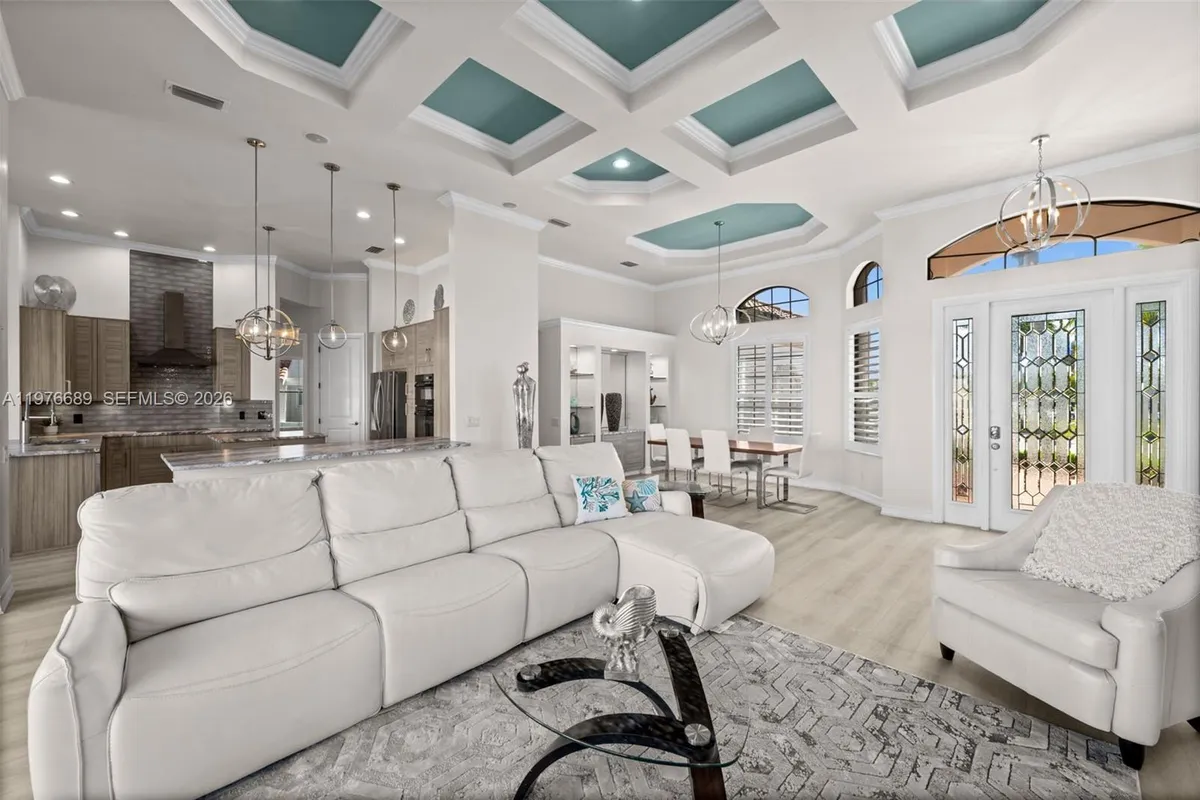 5205 Tamiami CT, Cape Coral FL 33904