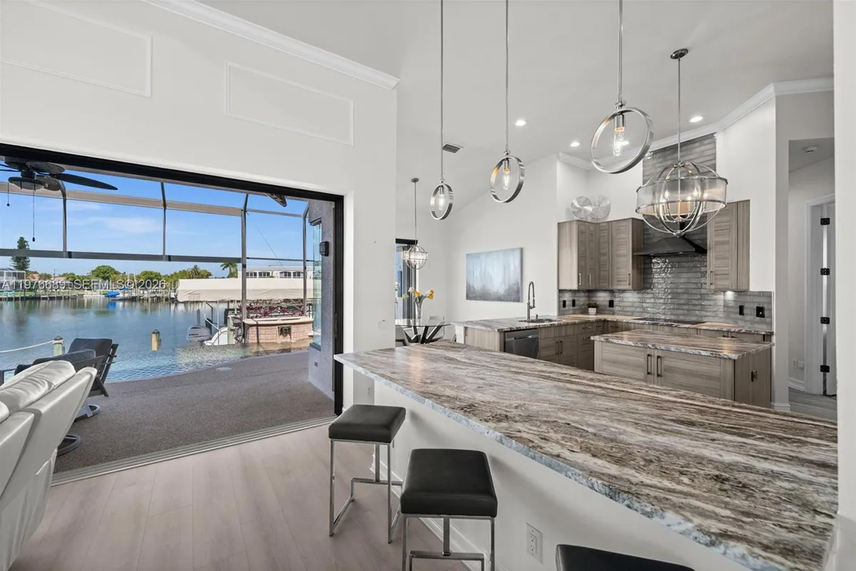 5205 Tamiami CT, Cape Coral FL 33904